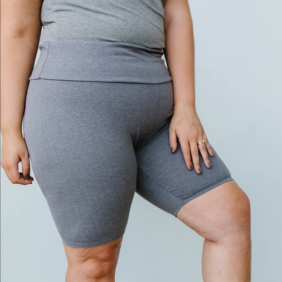 Aero Biker Shorts in Charcoal - Picture 10 of 15